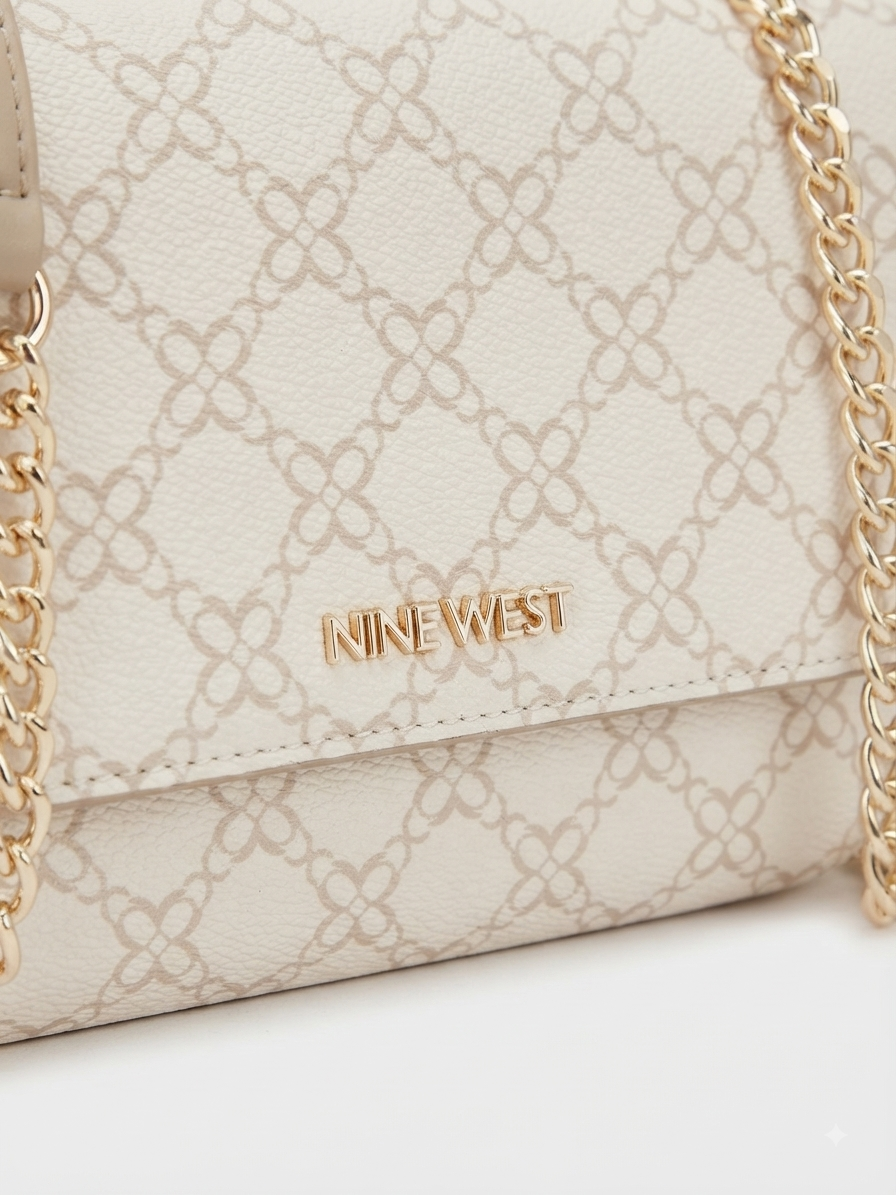 Bolsa Crossbody Nine West Monograma Crema con Cadena