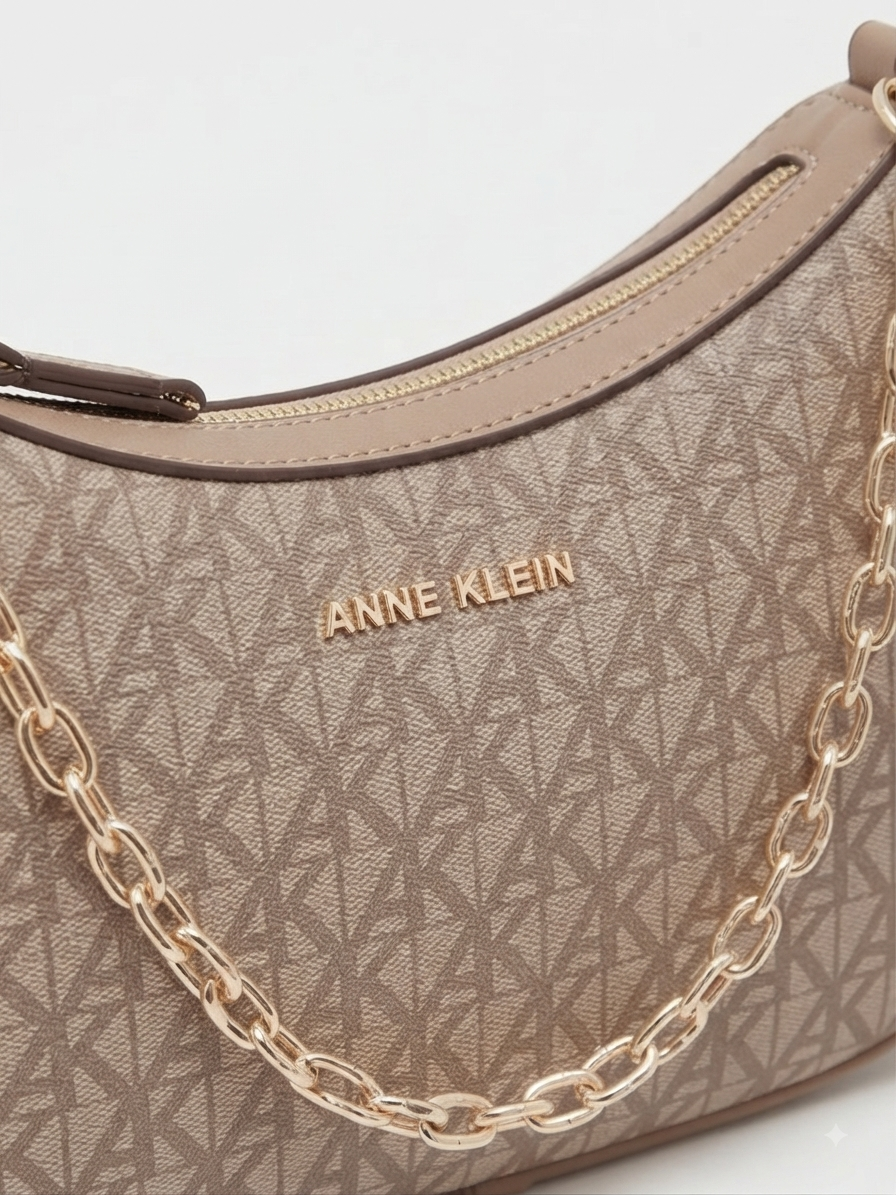 Bolsa de Hombro Anne Klein Monograma Beige con Cadena
