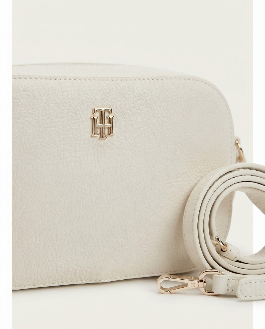 Bolsa Crossbody Tommy Hilfiger Crema con Solapa