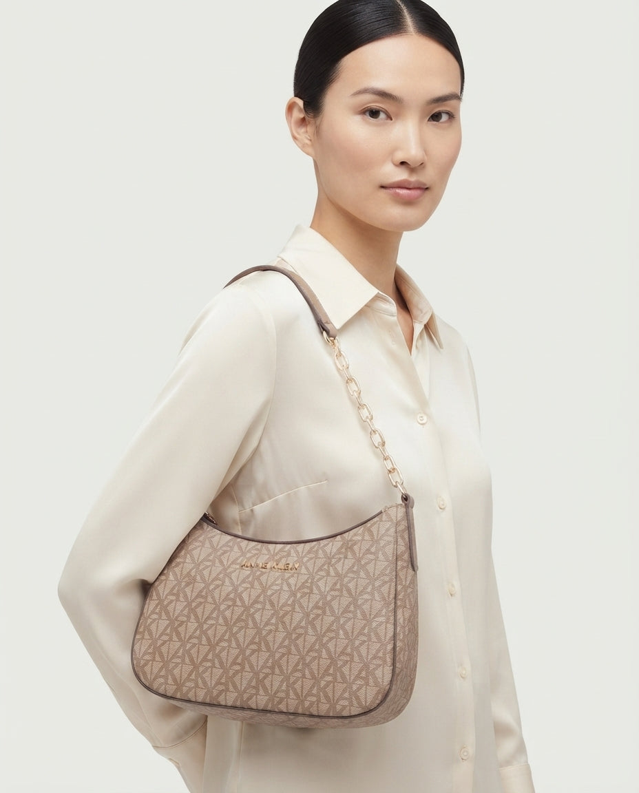 Bolsa de Hombro Anne Klein Monograma Beige con Cadena