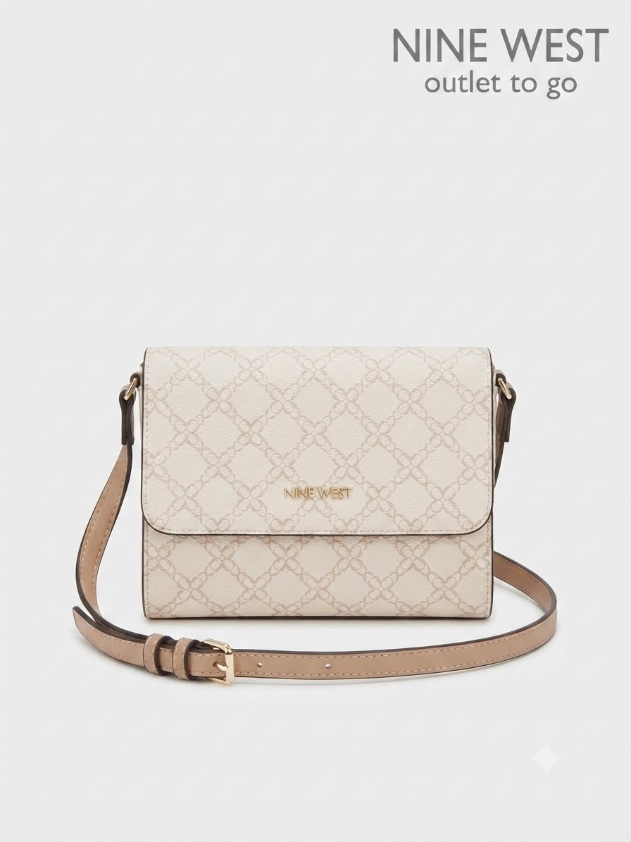 Bolsa Crossbody Nine West Monograma Crema con Solapa