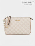 Bolsa Crossbody Nine West Monograma Crema con Cadena Dorada