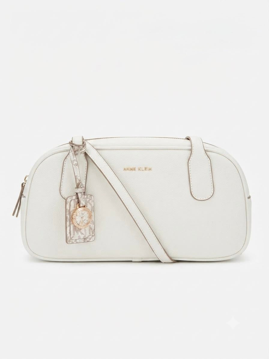 Bolsa Crossbody Anne Klein Blanca con Charm